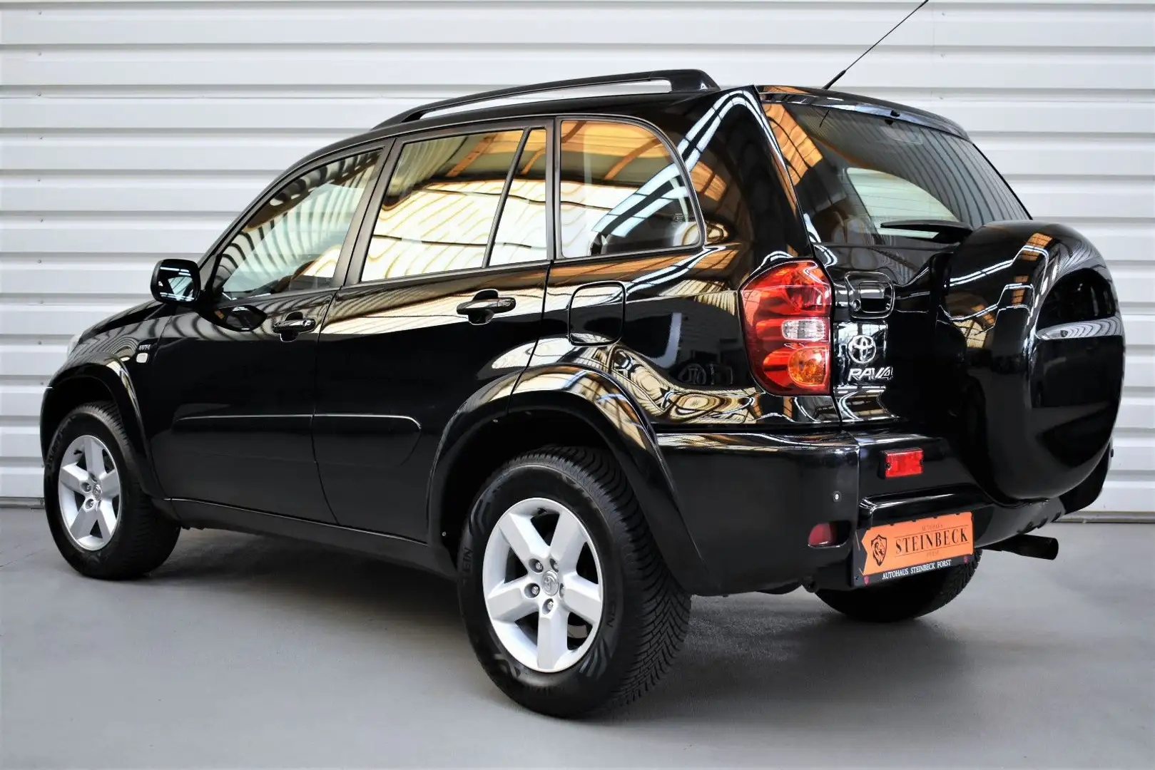Toyota RAV 4 4 2.0 Sol+Automatik+Klimautom.+PDC+70.800KM Schwarz - 2