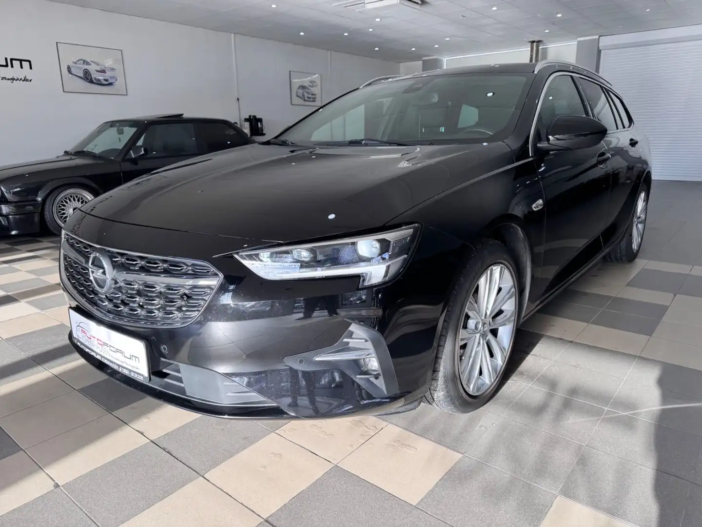 Opel Insignia B ST Business Elegance 4x4 Schwarz - 2