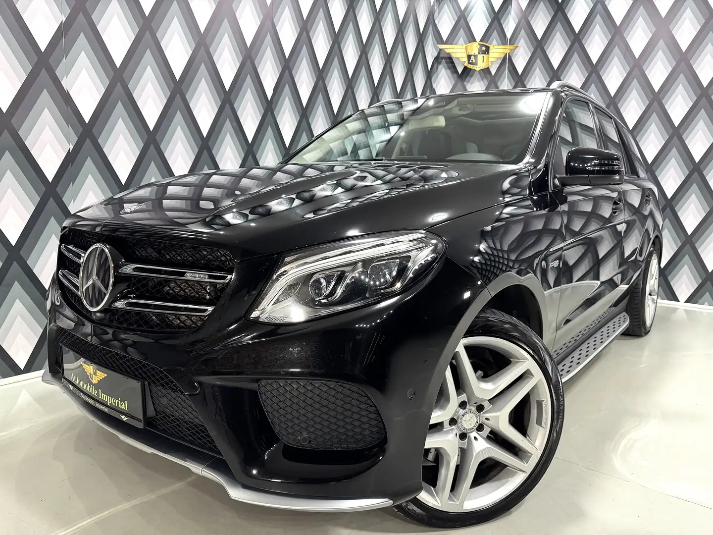 Mercedes-Benz GLE 43 AMG 4-MATIC // DESIGNO // MULTI BEAM // crna - 2