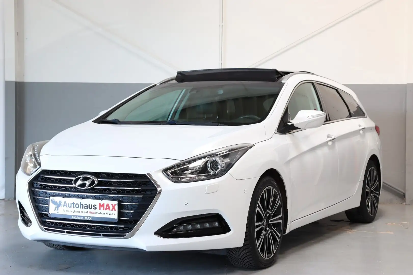 Hyundai i40 cw Premium~VOLL~Pano~SZH/BL~Navi~Memory~Kam Biały - 1