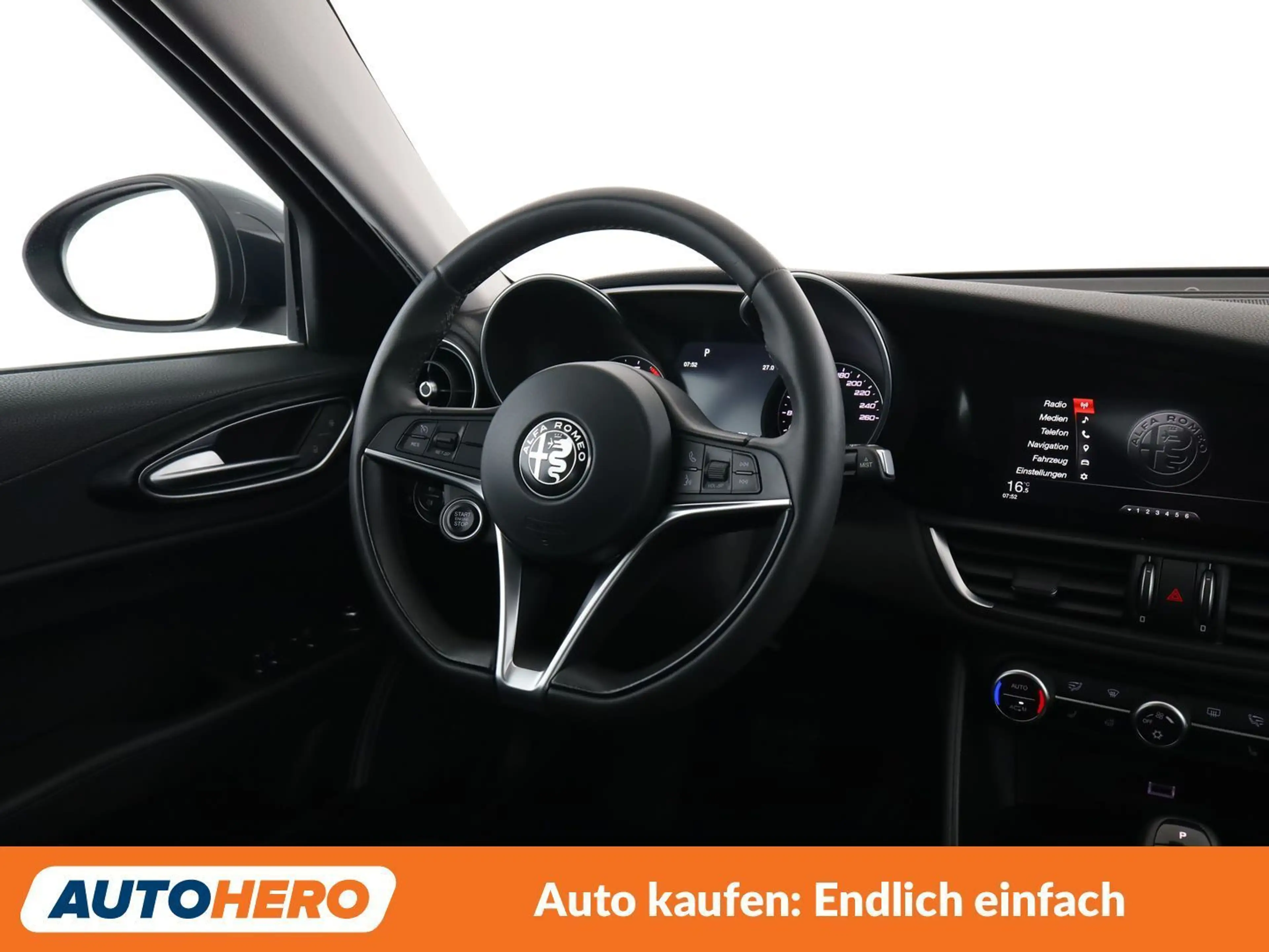 Alfa Romeo Giulia 2.0 Turbo Super — photo 13