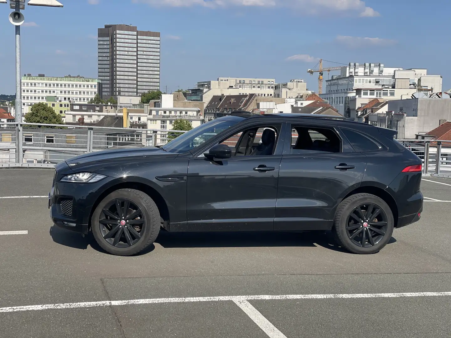 Jaguar F-Pace Chequered Flag AWD Negru - 2