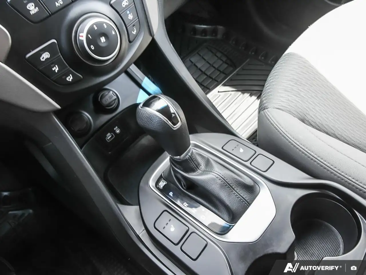 Hyundai SANTA FE снимка Hyundai SANTA FE