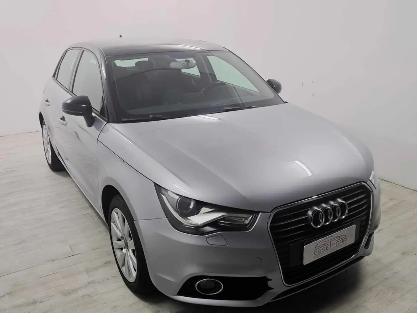 Audi A1 SPB 1.6 TDI S tronic Automatica Grijs - 2