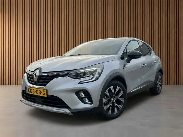 2023 Renault Captur in Grey for sale