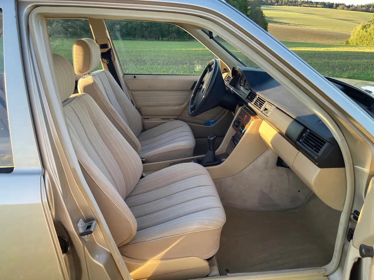 Mercedes-Benz Baureihe 124 E-Klasse, foto 9