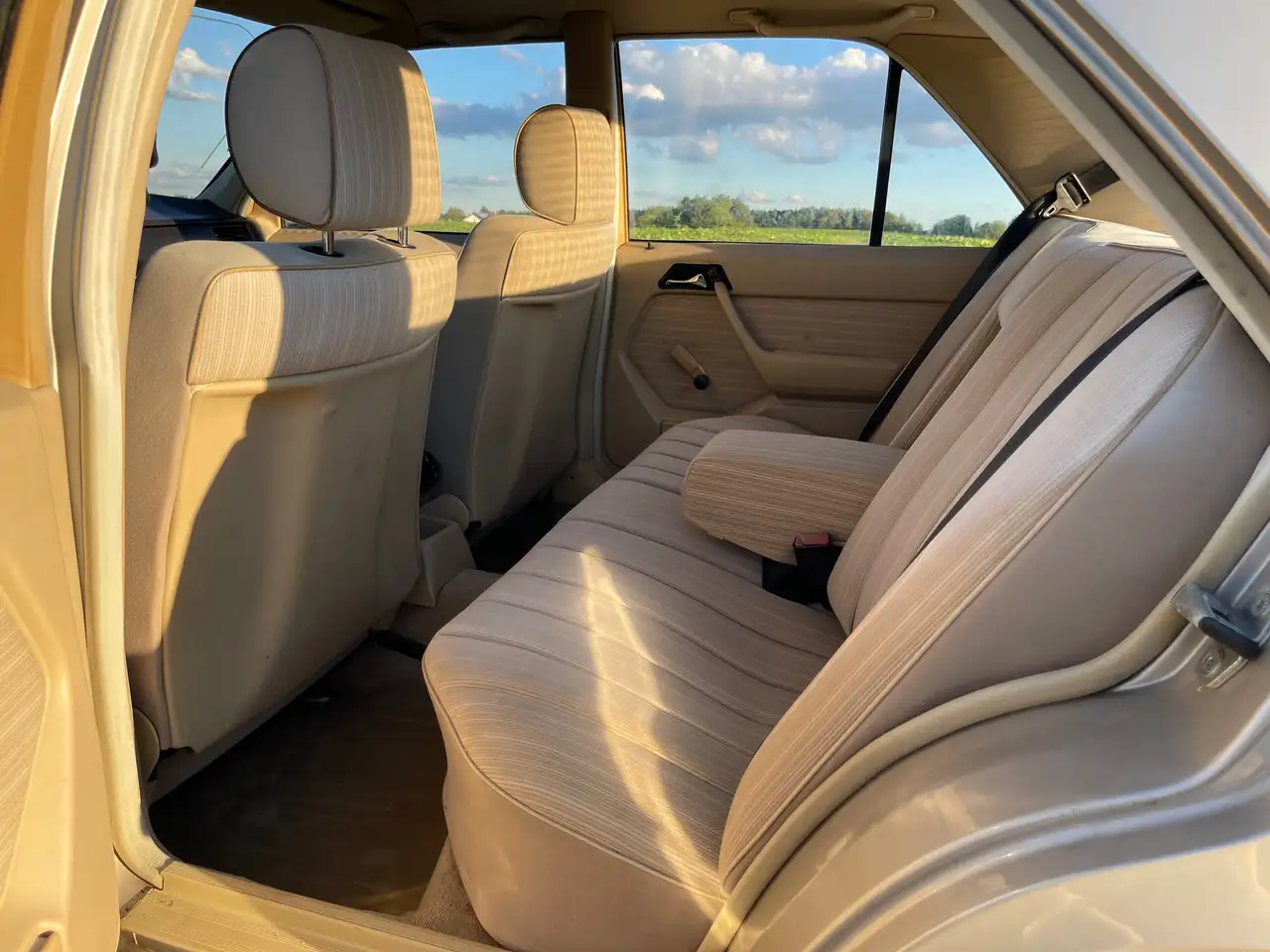 Mercedes-Benz Baureihe 124 E-Klasse, foto 7