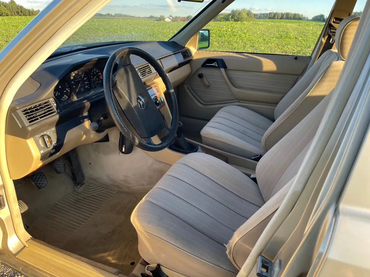 Mercedes-Benz Baureihe 124 E-Klasse, foto 5
