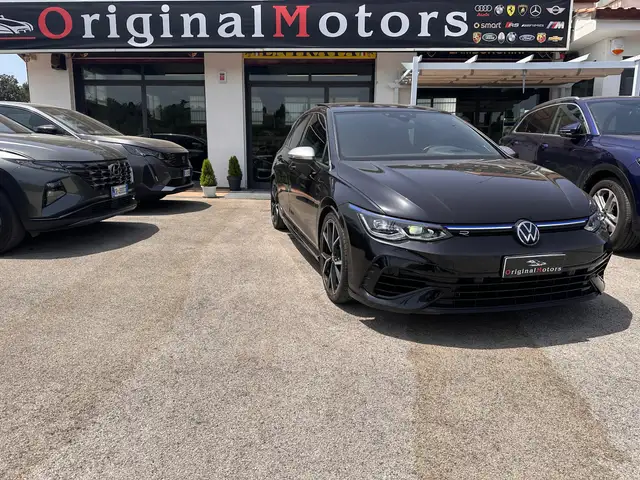 Volkswagen Golf view 2