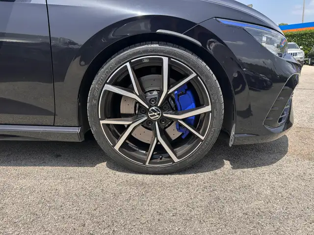 Volkswagen Golf view 6