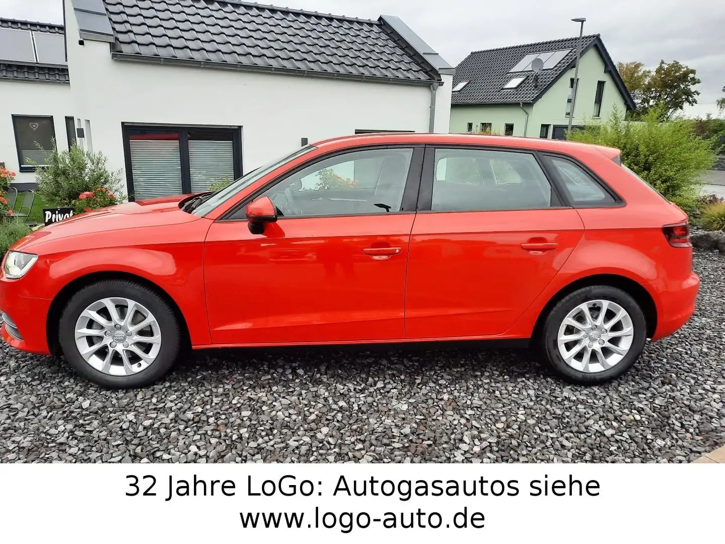 Audi A3 Attraction 1. Hand original 28000 km !!! Rosso - 1