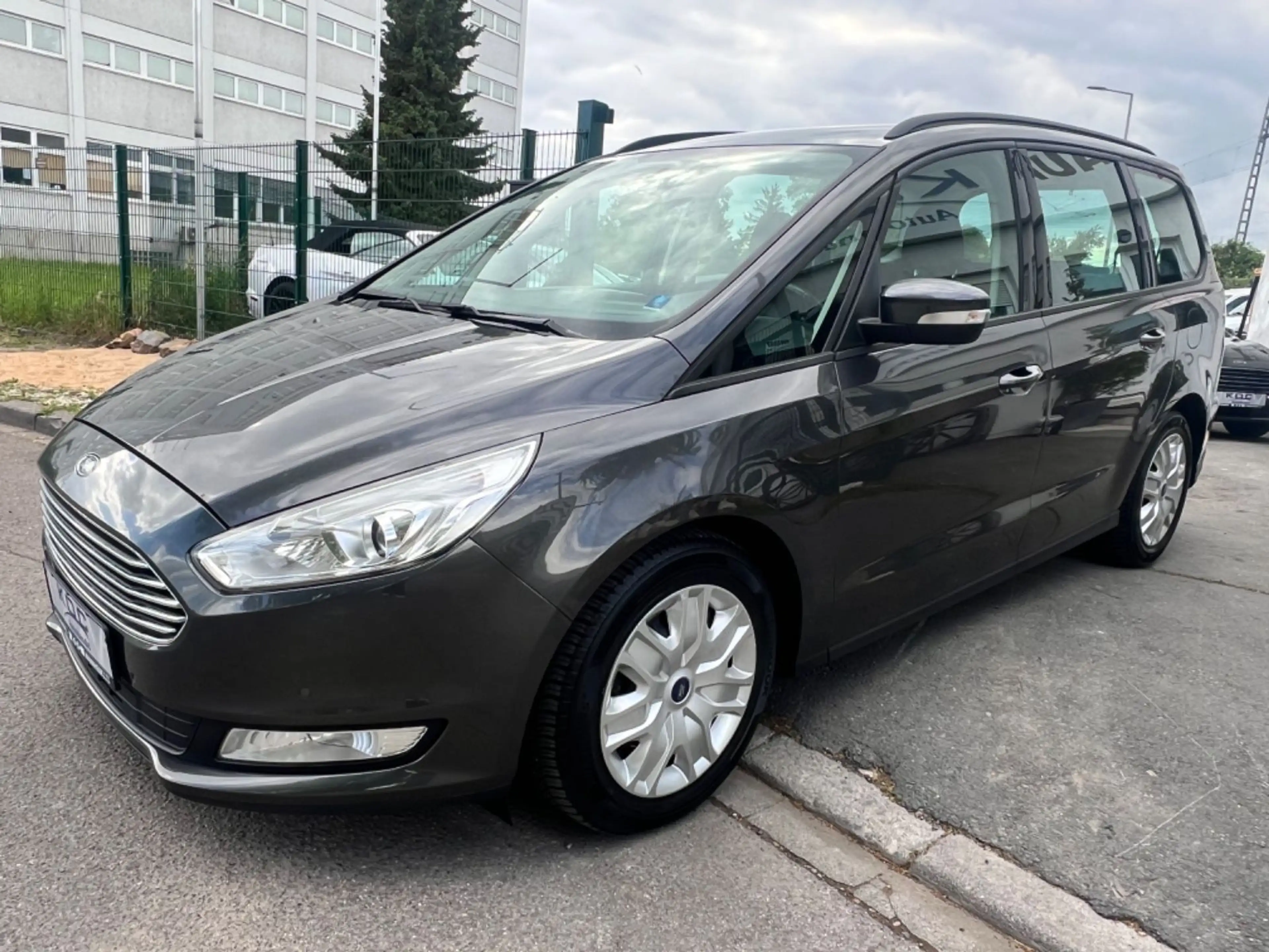 Ford Galaxy 2.0 TDCI Trend / 1. Hand — photo 3