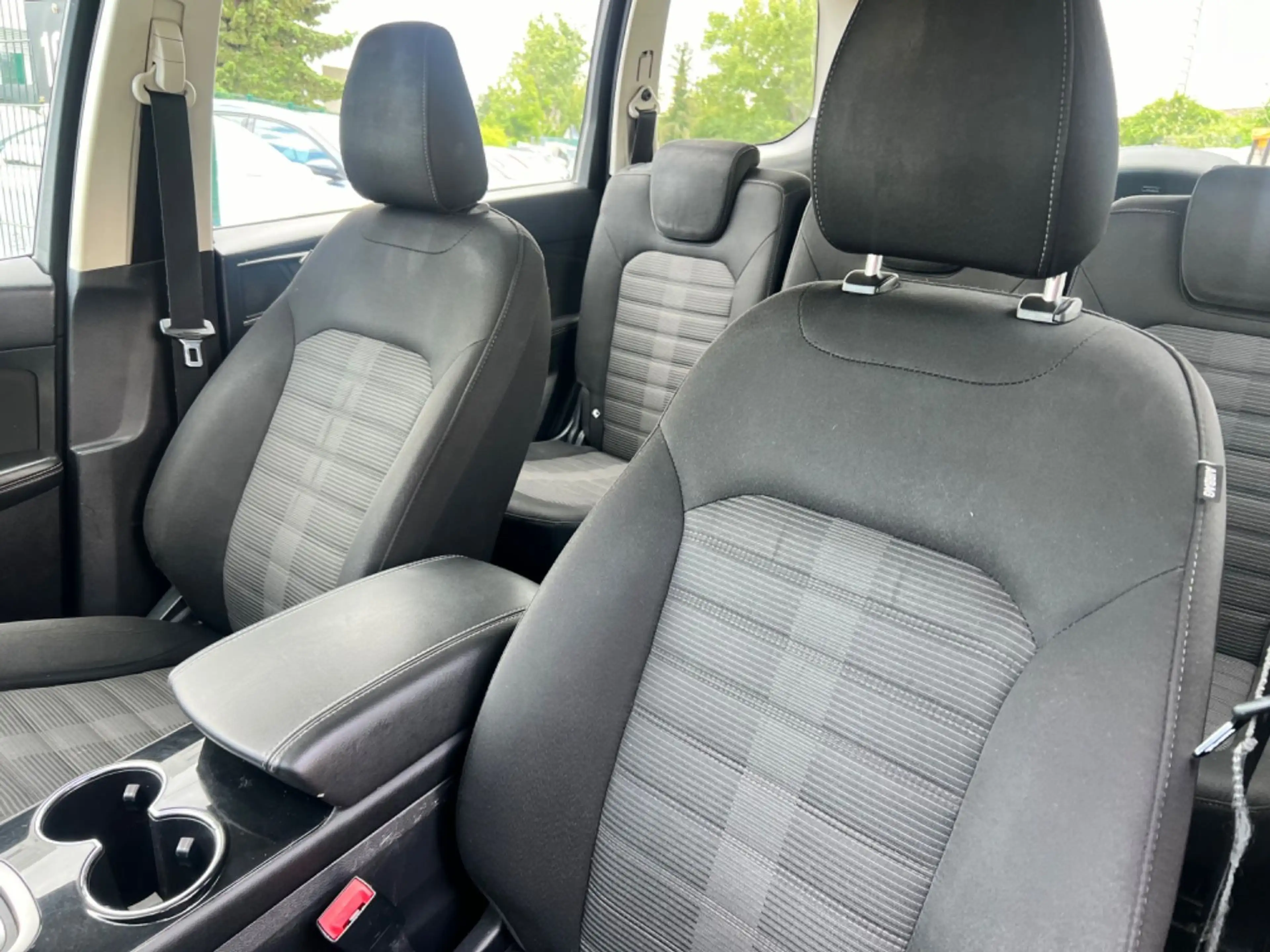 Ford Galaxy 2.0 TDCI Trend / 1. Hand — photo 9
