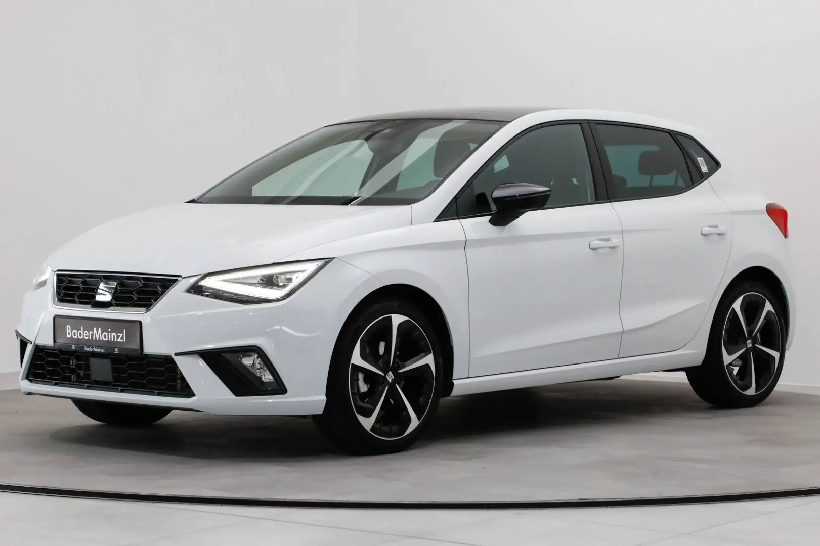 SEAT Ibiza 1.0 TSI FR LED CarPlay SHZ PDC ACC Pano Weiß - 2