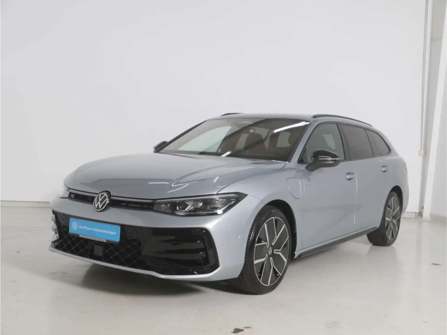 Volkswagen Passat 1.5 TSI DSG eHybrid R-Line Signature 19'' Silber - 2