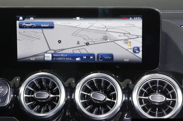 Mercedes-Benz Gla view 11