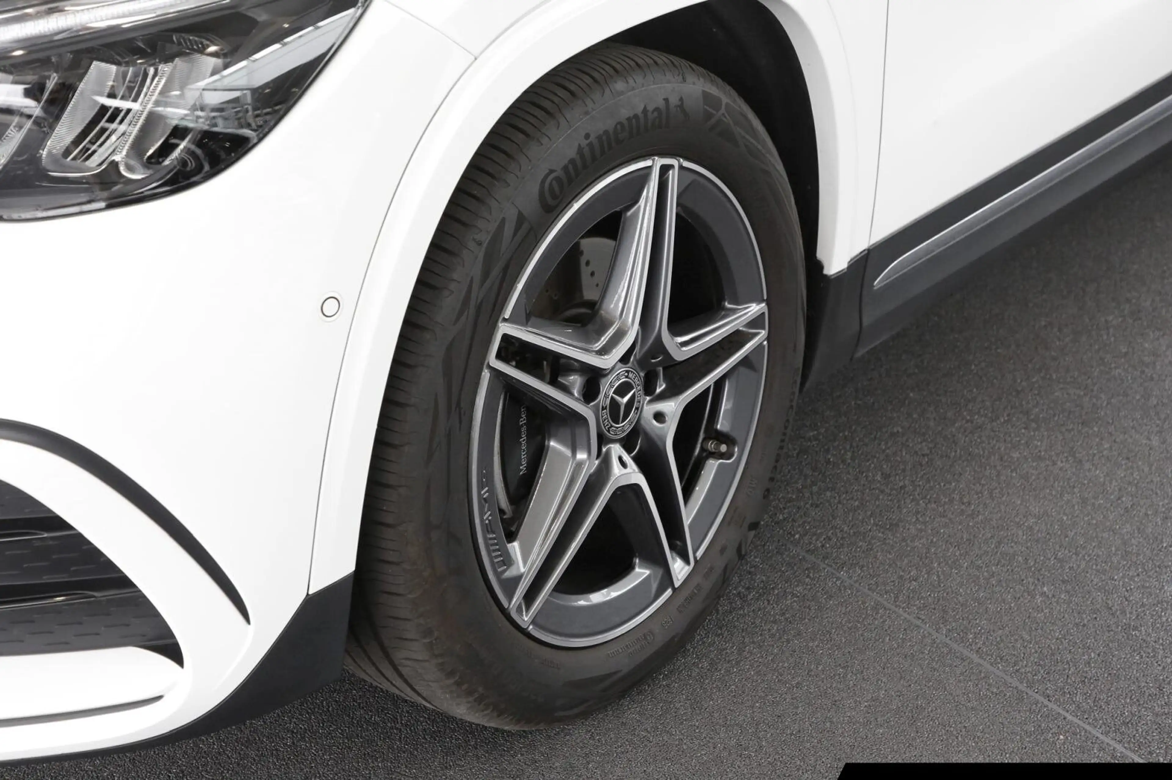 Mercedes-Benz GLA 220 GLA 220 4MATIC AMG Line/Navi/Pano.-Dach/Distronic — photo 5