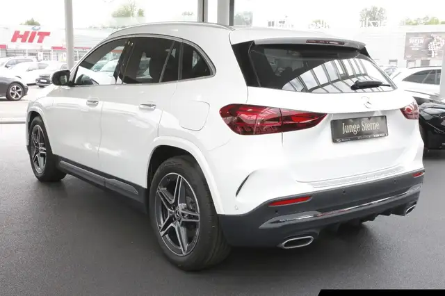 Mercedes-Benz Gla view 4