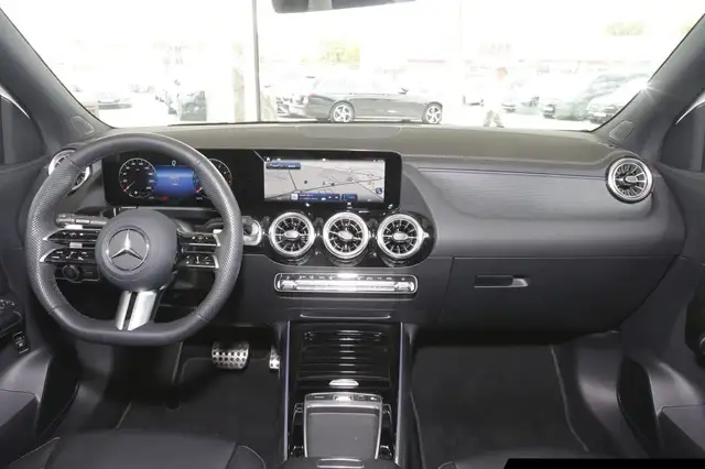 Mercedes-Benz Gla view 10