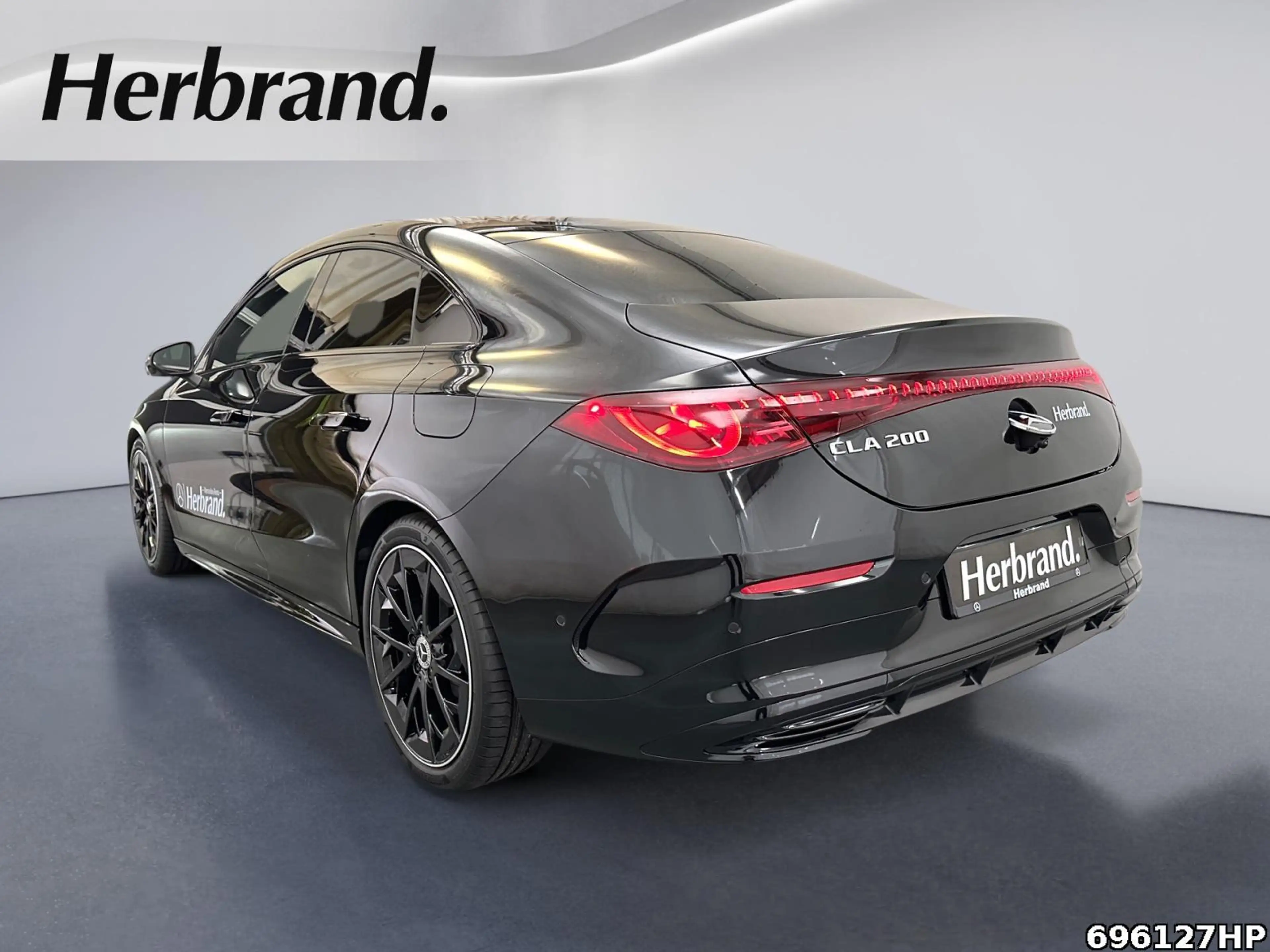 Mercedes-Benz CLA 200 +AMG-LINE+NIGHT+ADVANCE-PLUS+MULTIBEAM+ — photo 4