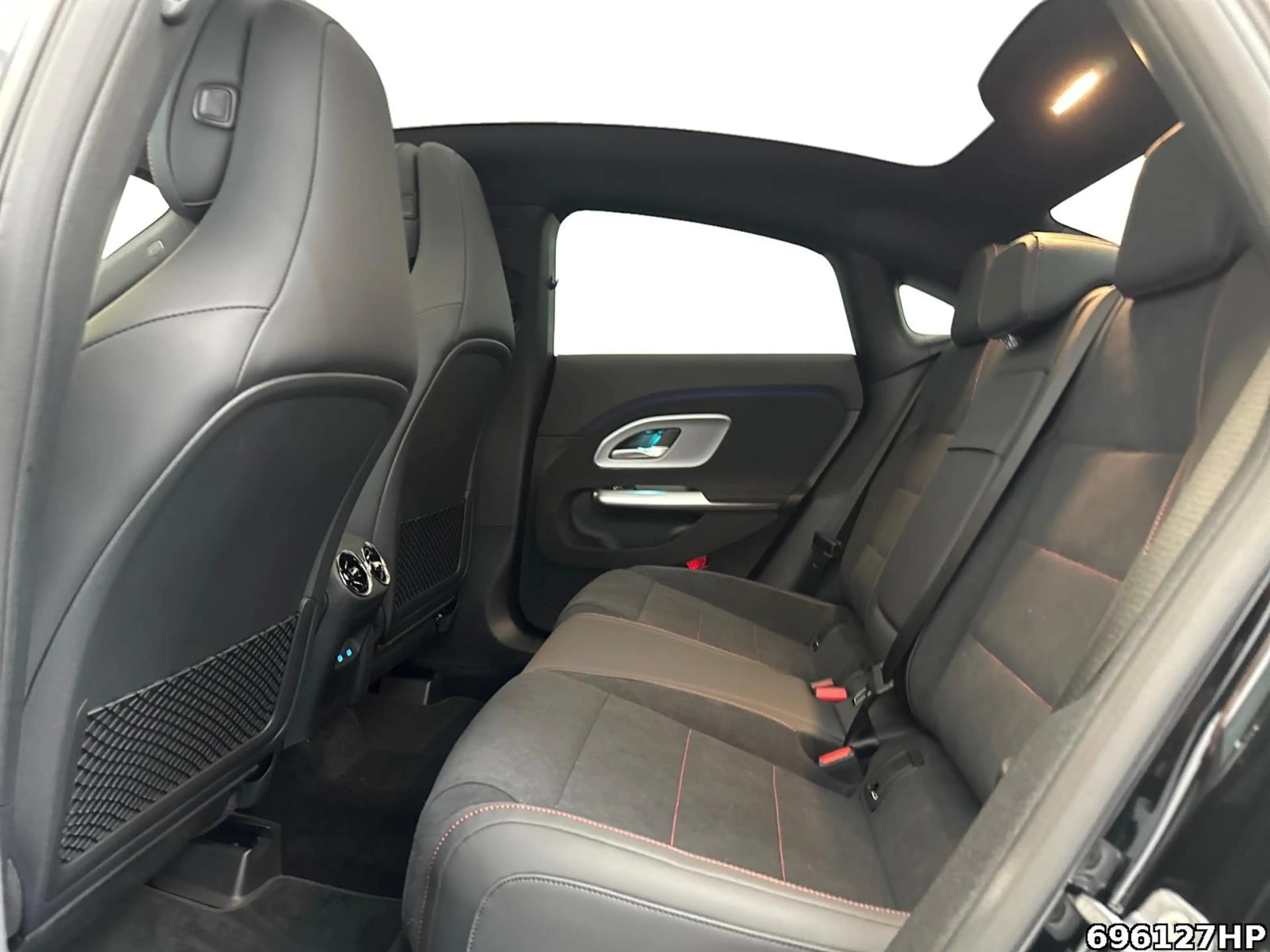 Mercedes-Benz CLA 200 +AMG-LINE+NIGHT+ADVANCE-PLUS+MULTIBEAM+ — photo 11