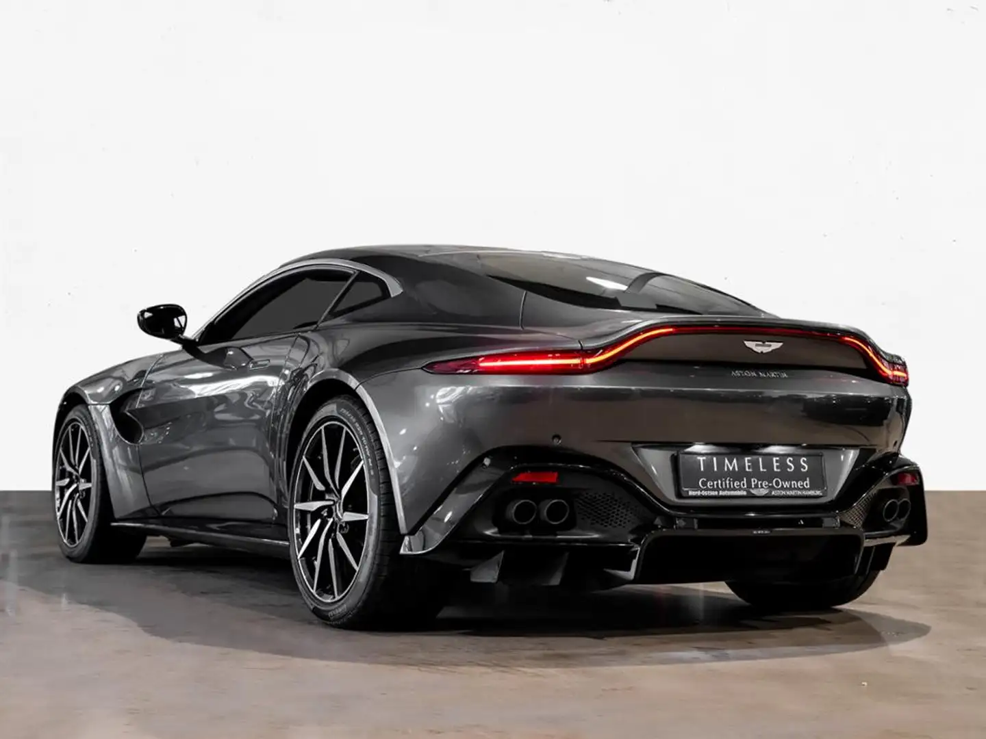 Aston Martin V8 Vantage  Coupe Aston Martin Hamburg Argent - 2