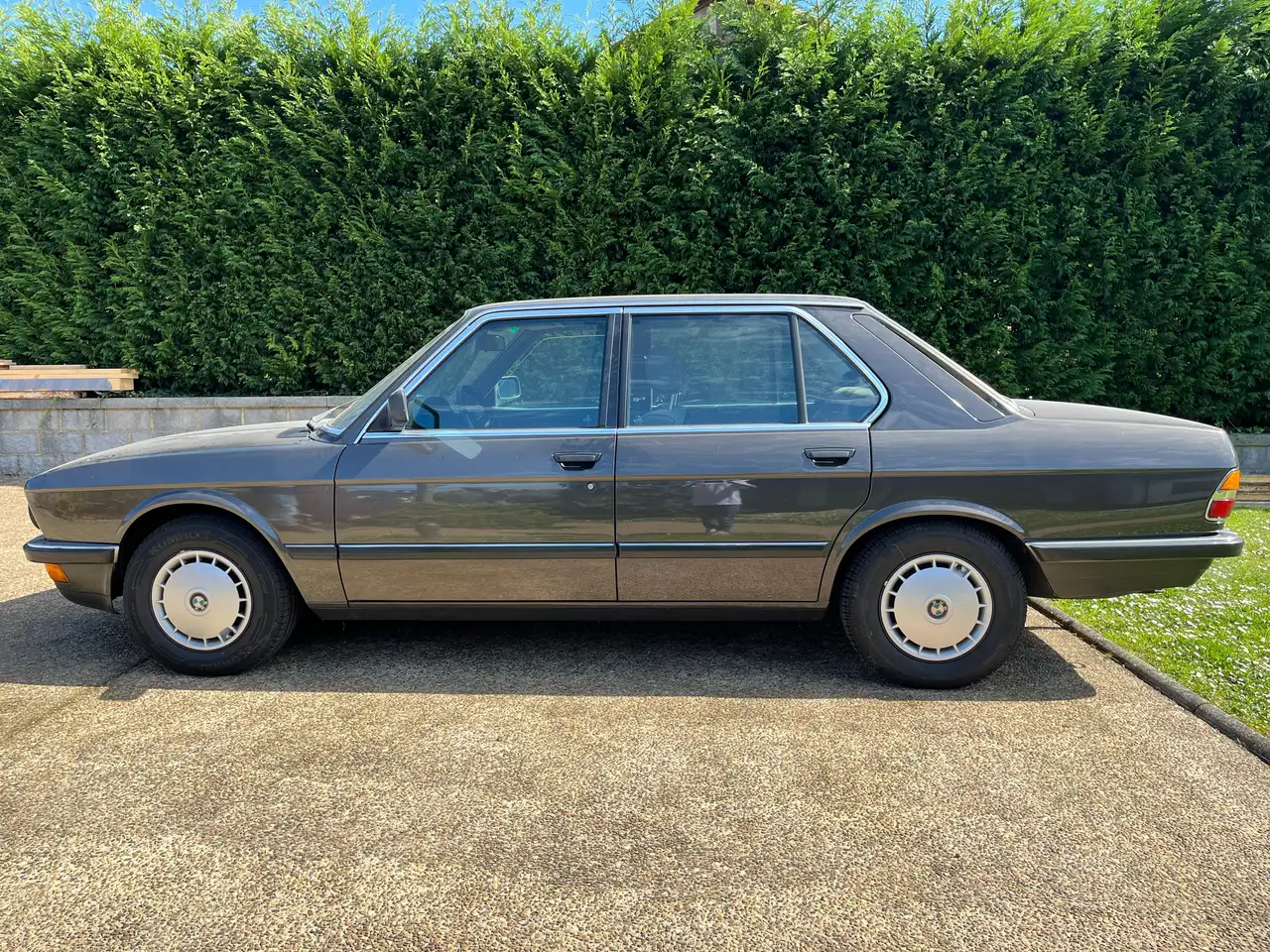 BMW 520i, foto 5