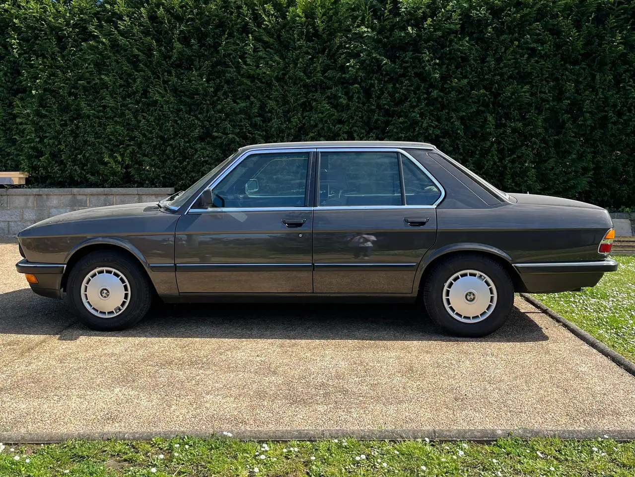 BMW 520i, foto 4