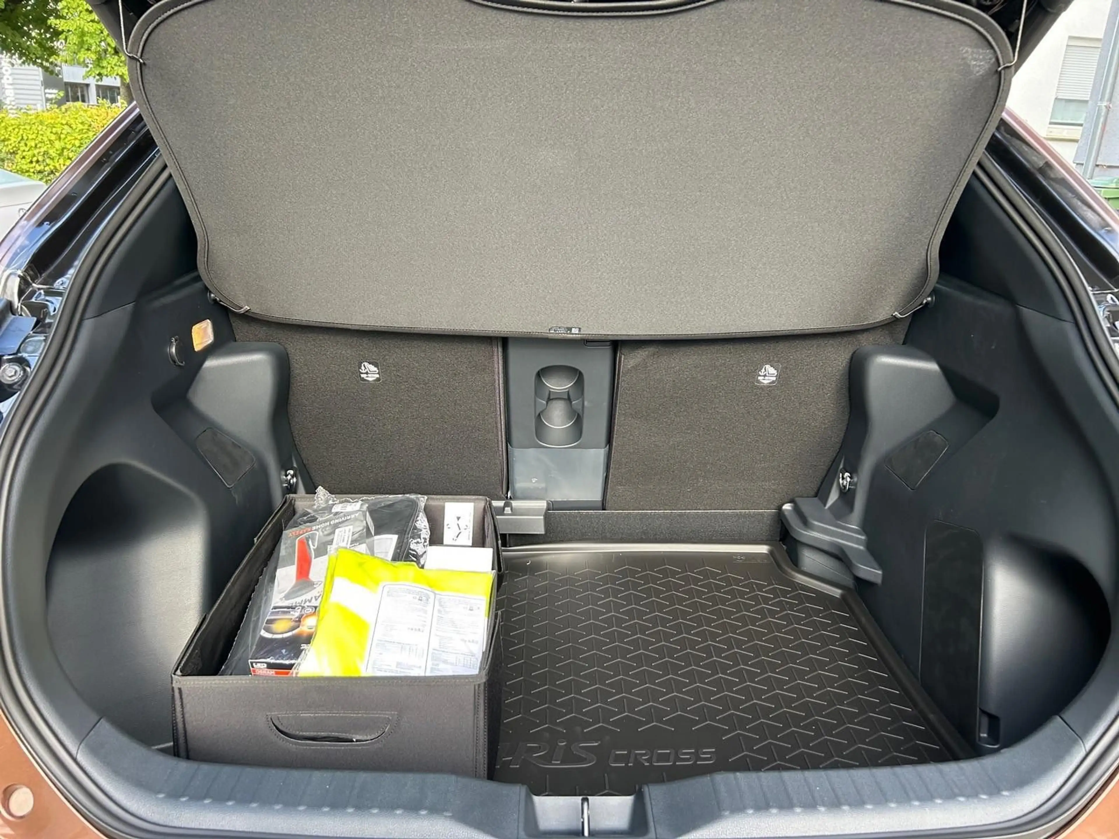 Toyota Yaris Cross Hybrid FWD Lounge +Premium Pak. — photo 10