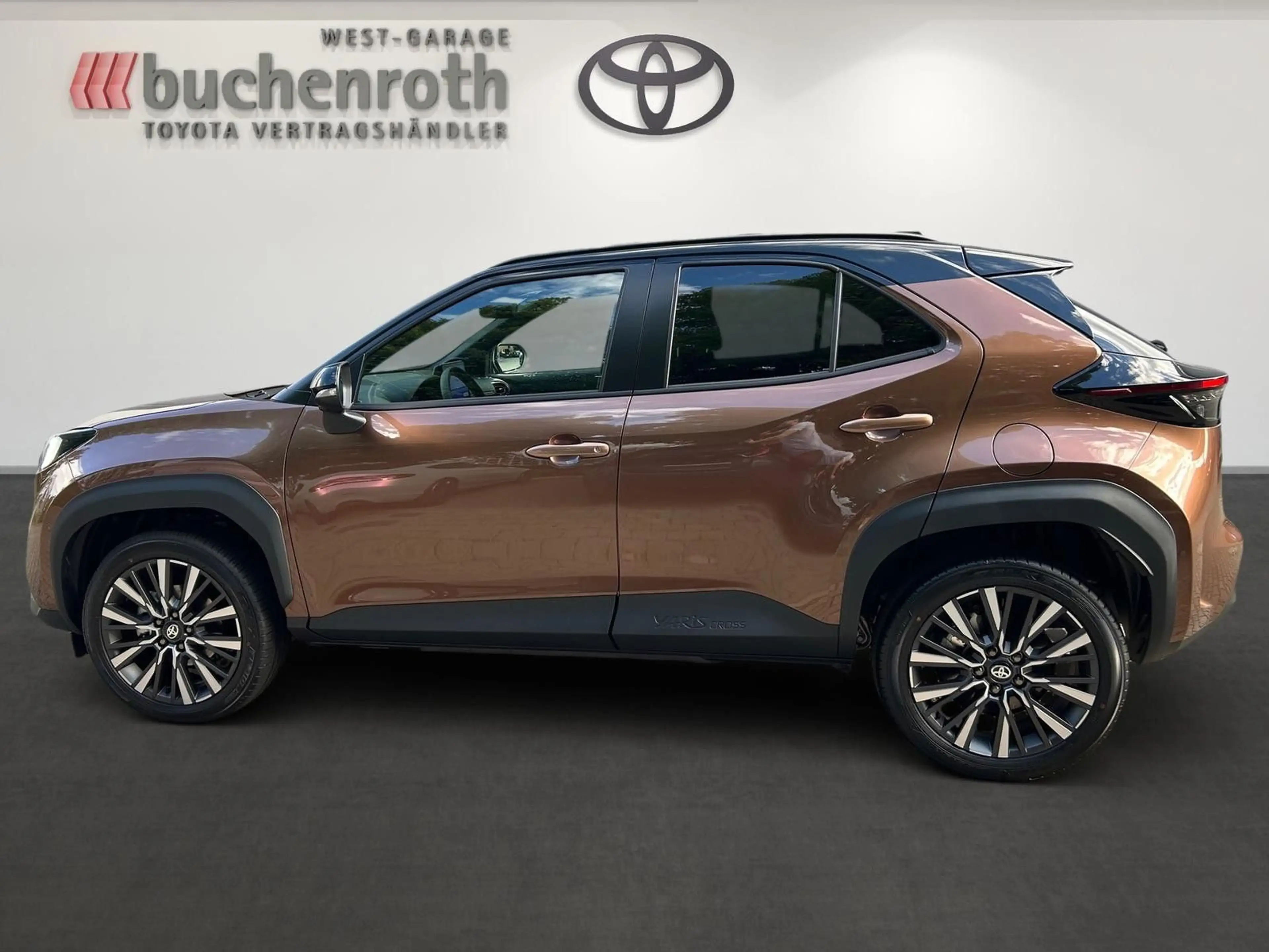 Toyota Yaris Cross Hybrid FWD Lounge +Premium Pak. — photo 8
