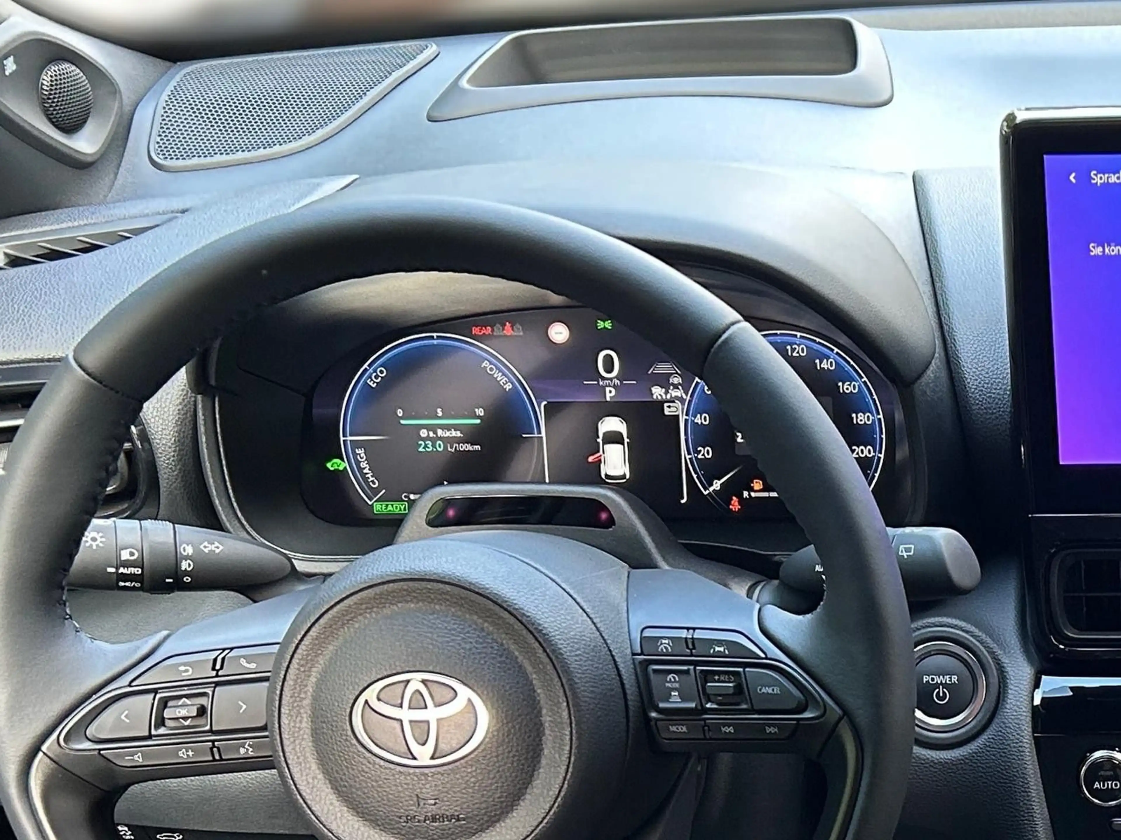 Toyota Yaris Cross Hybrid FWD Lounge +Premium Pak. — photo 12