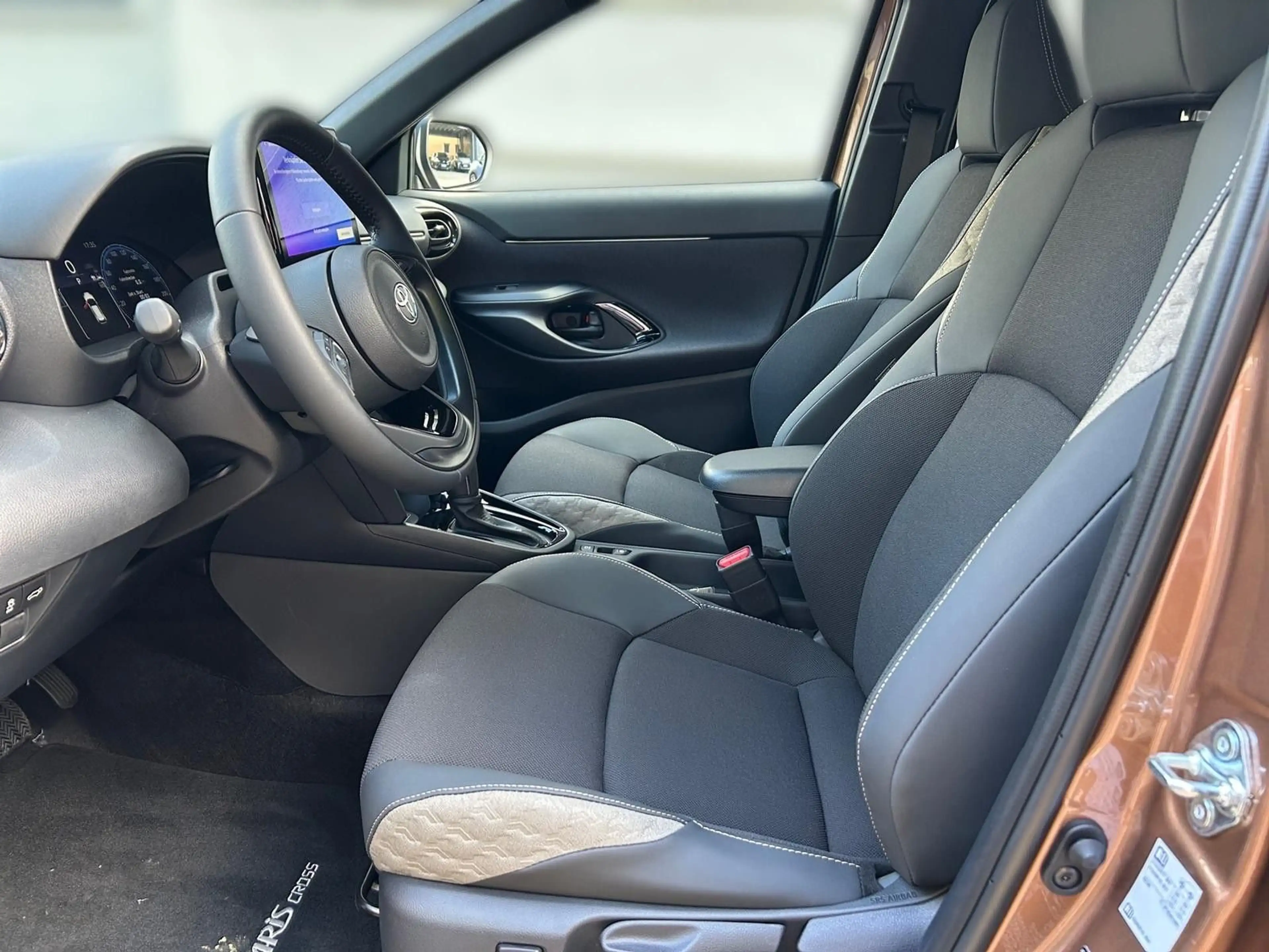 Toyota Yaris Cross Hybrid FWD Lounge +Premium Pak. — photo 11