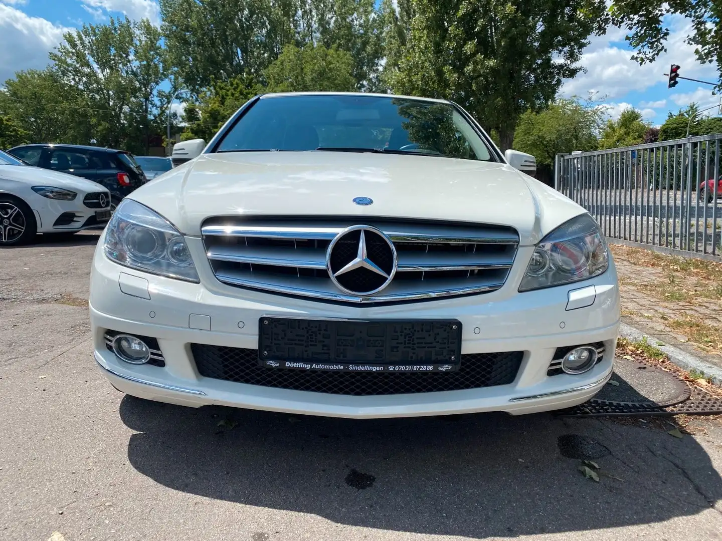 Mercedes-Benz C 180 CGI *Avantgarde/Comand/17"/PTS/Bi-Xenon* Weiß - 1