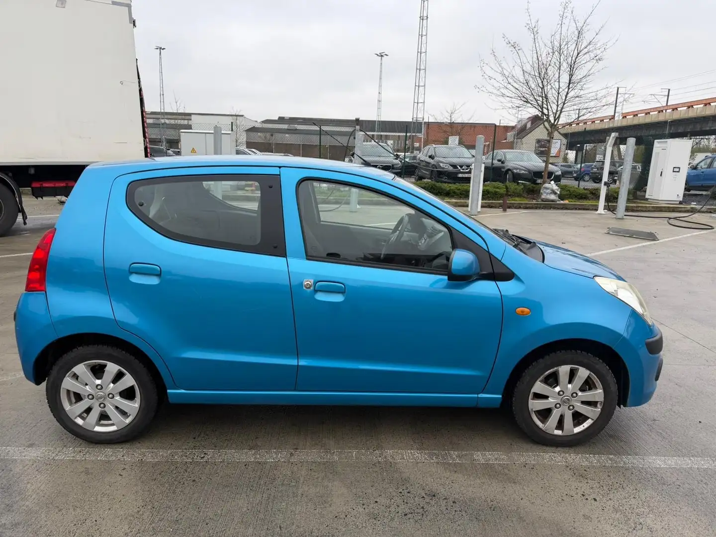 Nissan Pixo 1.0i Look Blau - 2