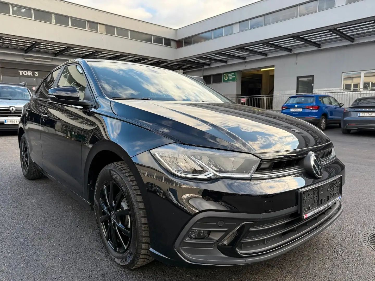 Volkswagen Polo VI Basis Schwarz - 2