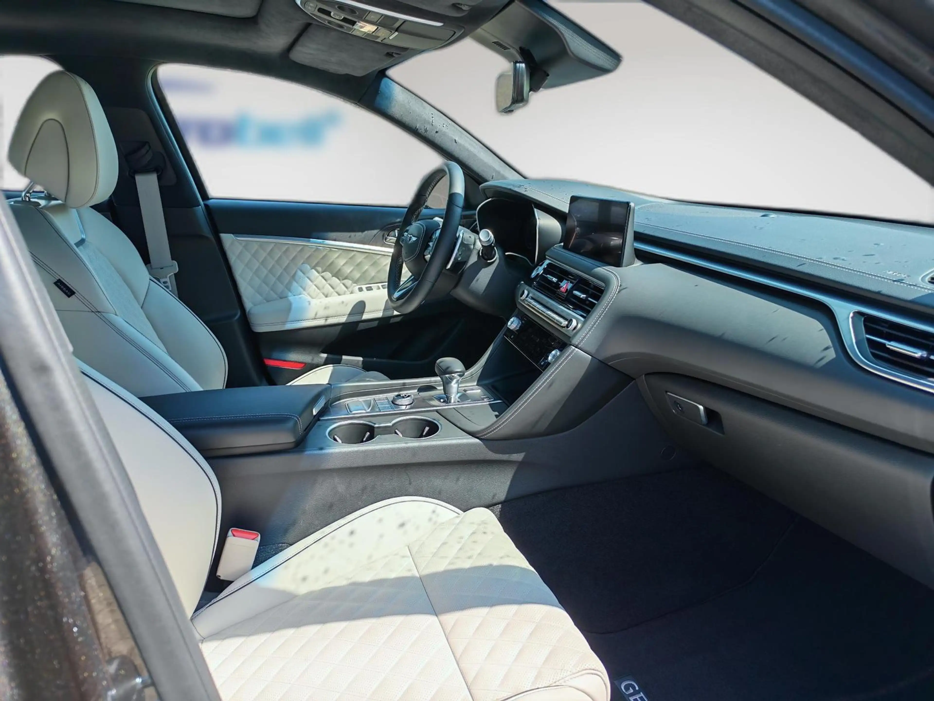 Genesis G70 2.0 T-GDI AWD Sport Innov Nappa Pano Audio — photo 12