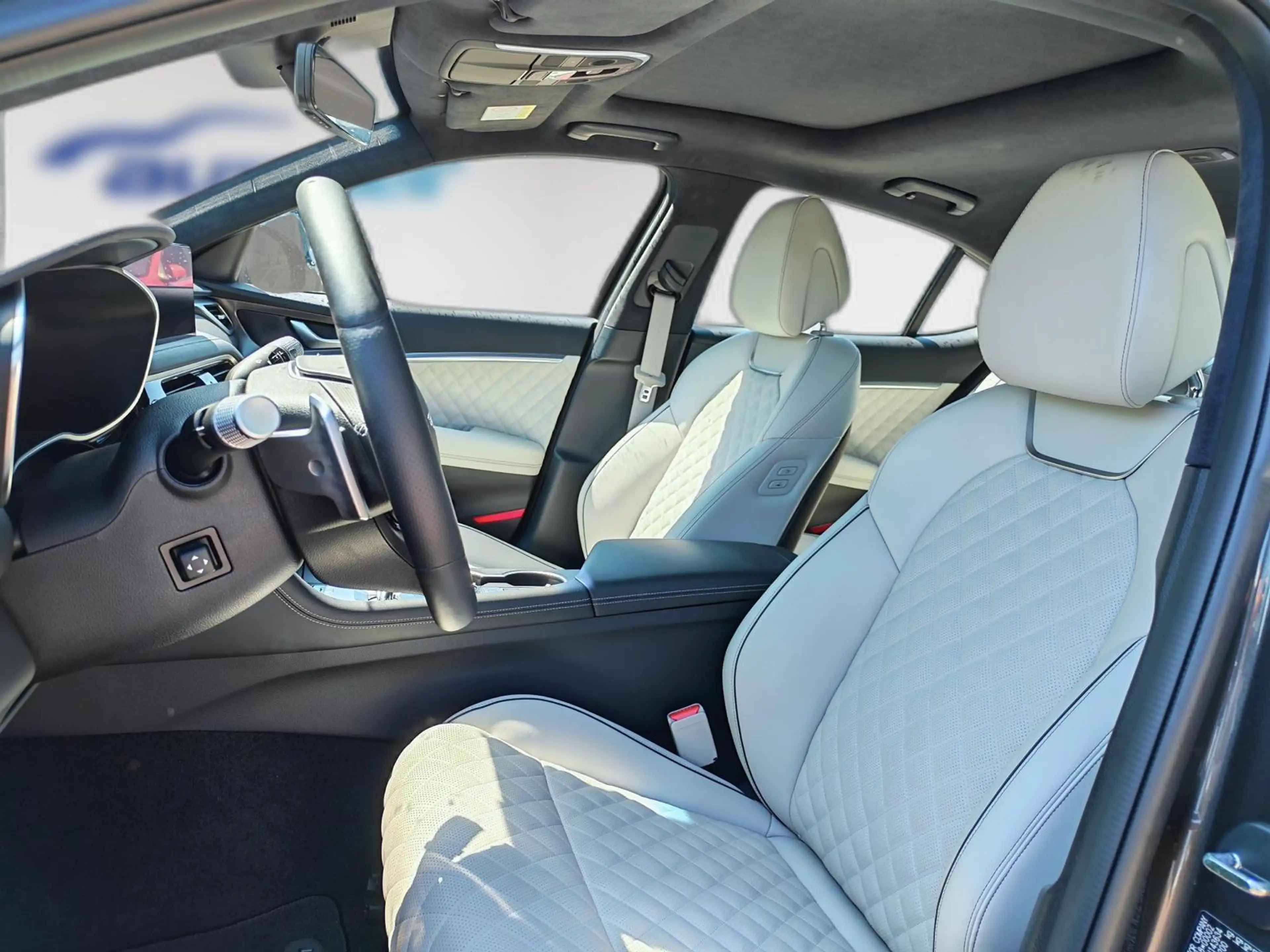Genesis G70 2.0 T-GDI AWD Sport Innov Nappa Pano Audio — photo 11