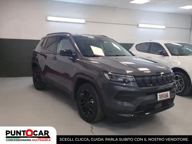 Jeep Compass view 3