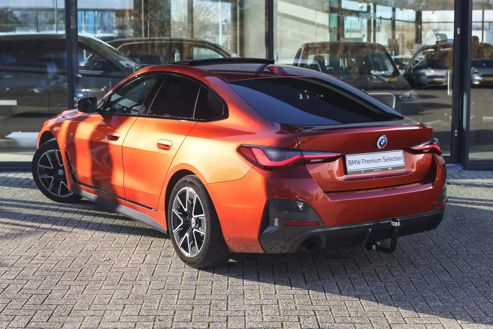 BMW 420 4 Serie Gran Coupé 420i High Executive M Sport Aut Oranje - 2