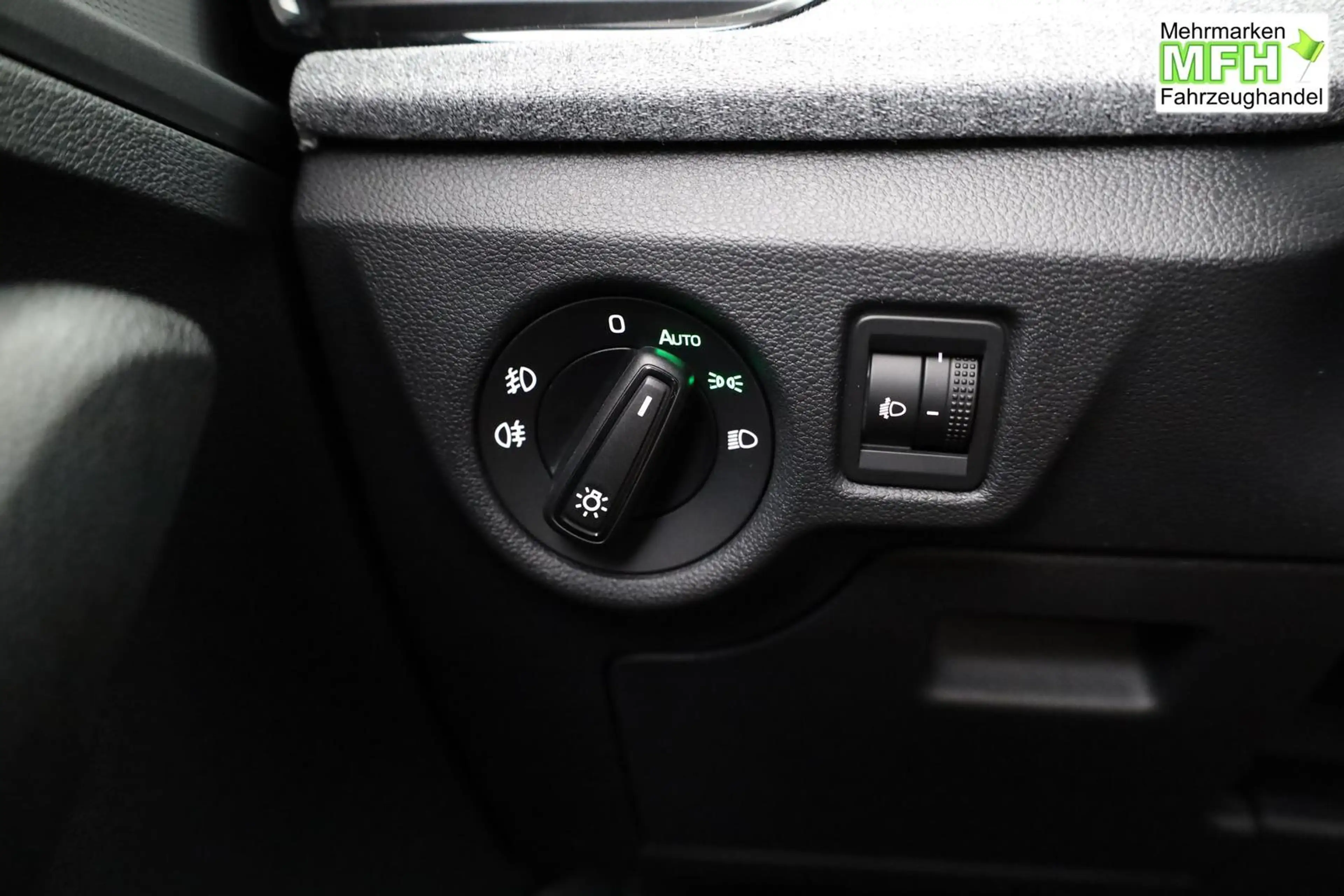 Skoda Kamiq Selection 1.5 TSI DSG Selection, AHK, LED, Kame... — photo 8