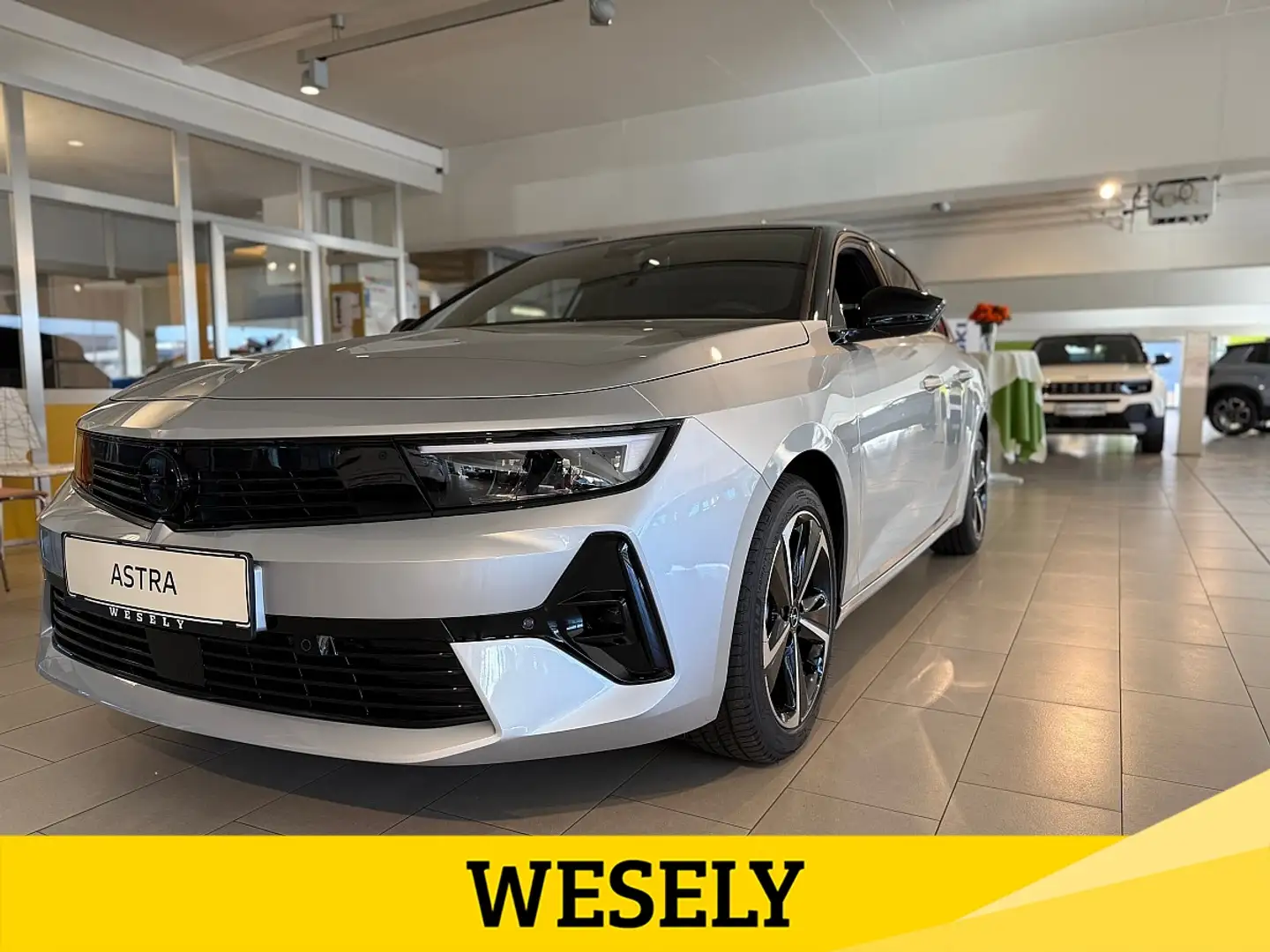 Opel Astra ST 1,2 Turbo GS Silber - 1