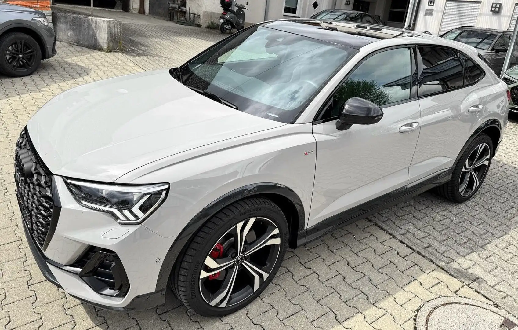 Audi Q3 Sportback 40 TFSI quattro Sline,PorscheKreide Gris - 2