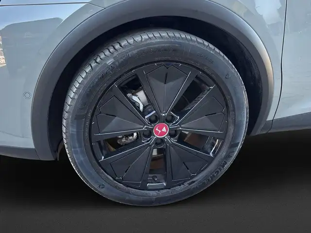 DS Automobiles DS 7 view 10