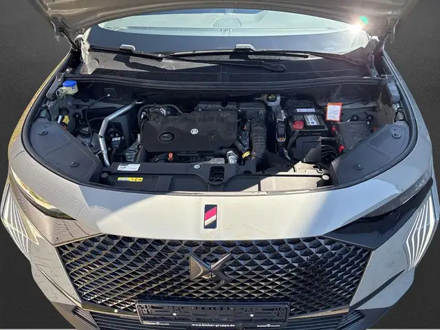 DS Automobiles DS 7 view 8