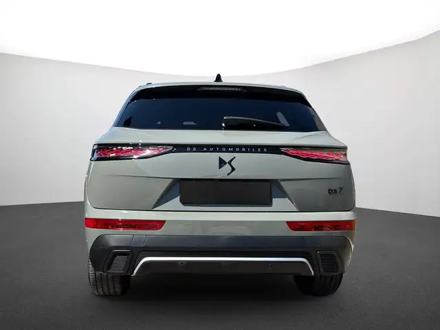 DS Automobiles DS 7 view 4