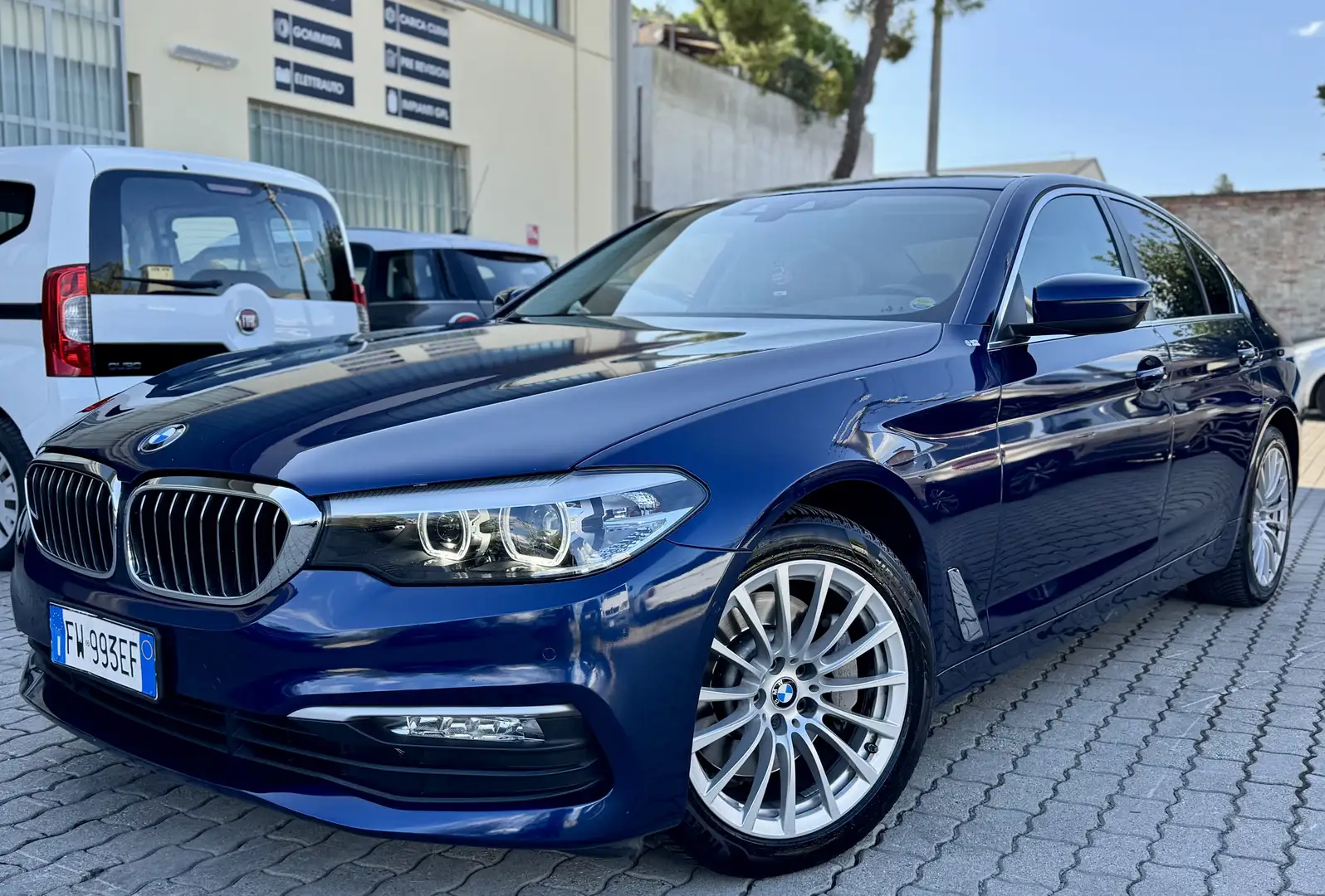 BMW 525 Diesel Luxury in ottime condizioni perfetta!!! Blauw - 1