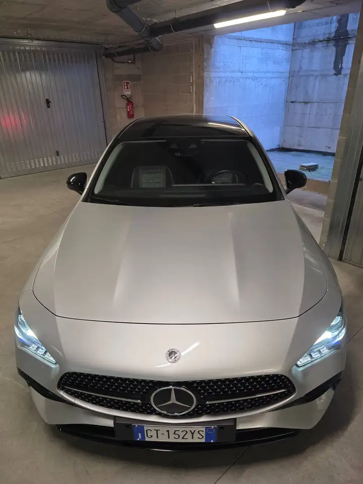 Mercedes-Benz CLA 200