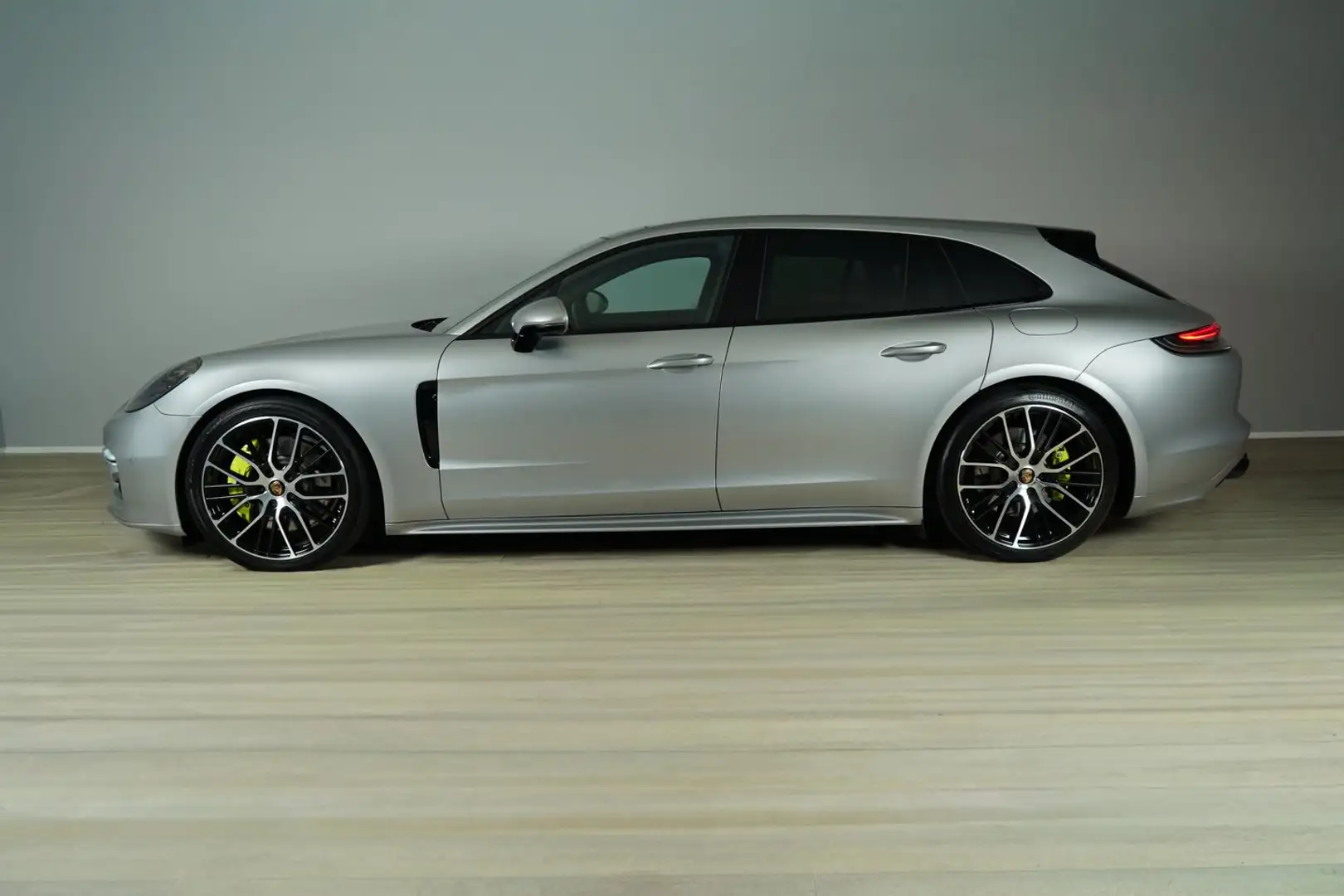 Porsche Panamera 4 E-Hybrid Sport Turismo Silber - 2