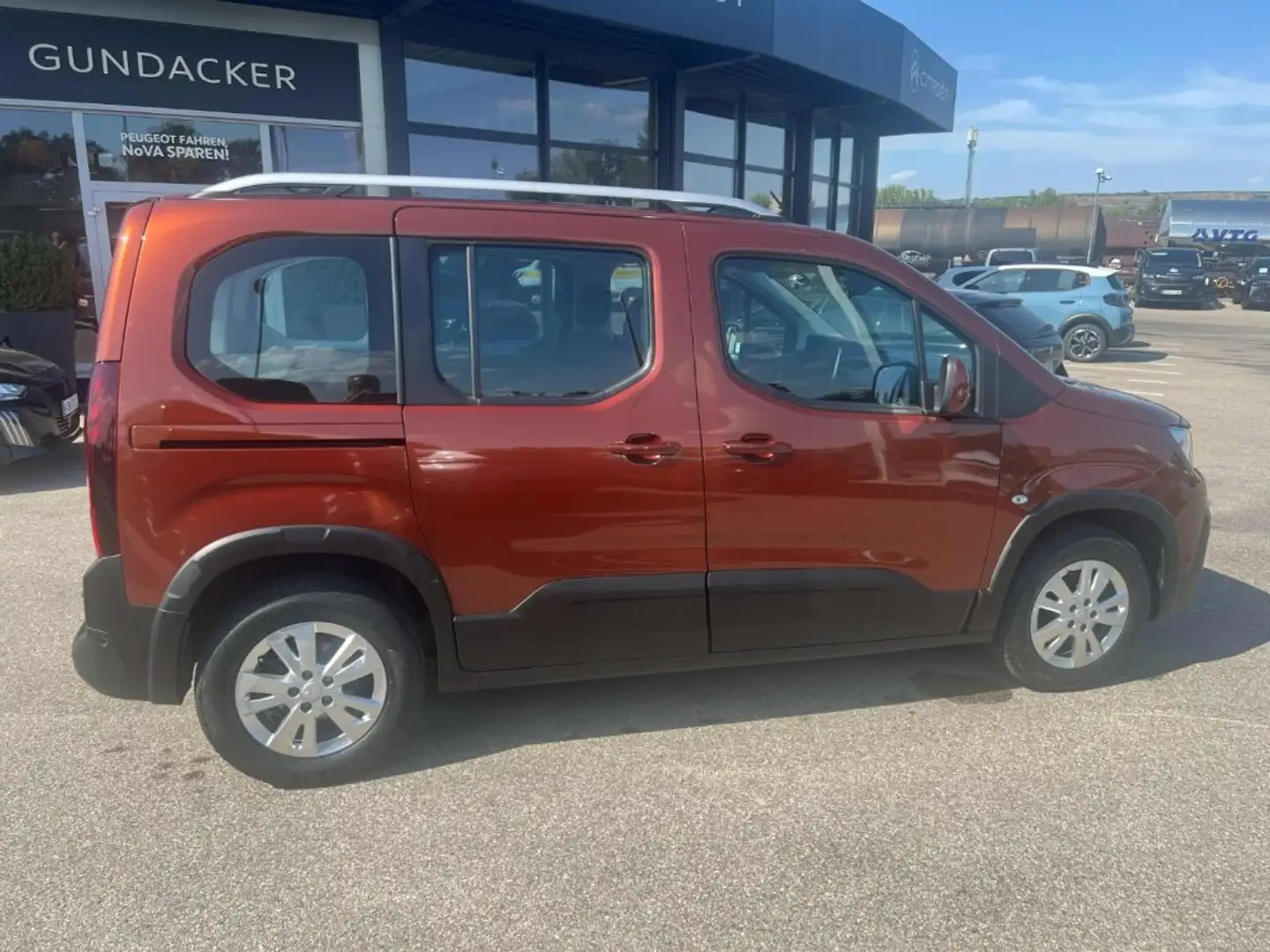 Peugeot Rifter Allure 1,5BlueHDi130AT8 Braun - 2