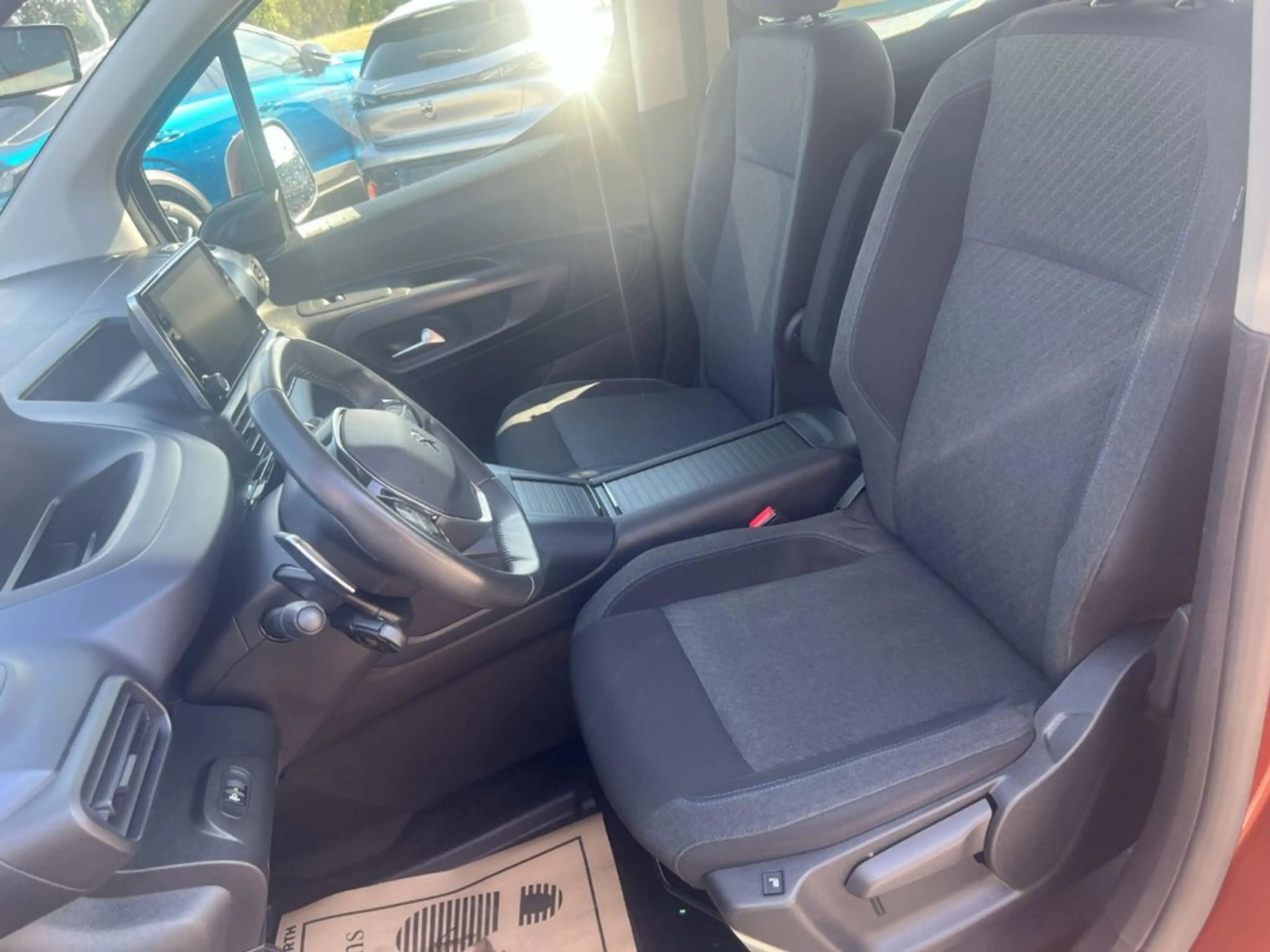 Peugeot Rifter Allure 1,5BlueHDi130AT8 — photo 9